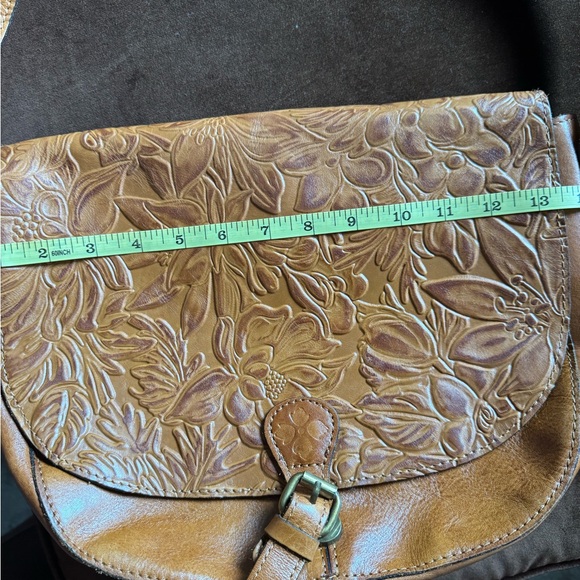 Patricia Nash Tan Leather Rosolini Floral Tooled Buckle Crossbody Saddle Bag - Picture 10 of 10